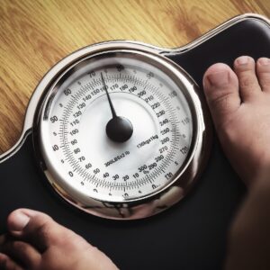 Unexpected weight loss despite eating normally, or gradual weight gain linked to insulin resistance, can occur in the early stages of diabetes.